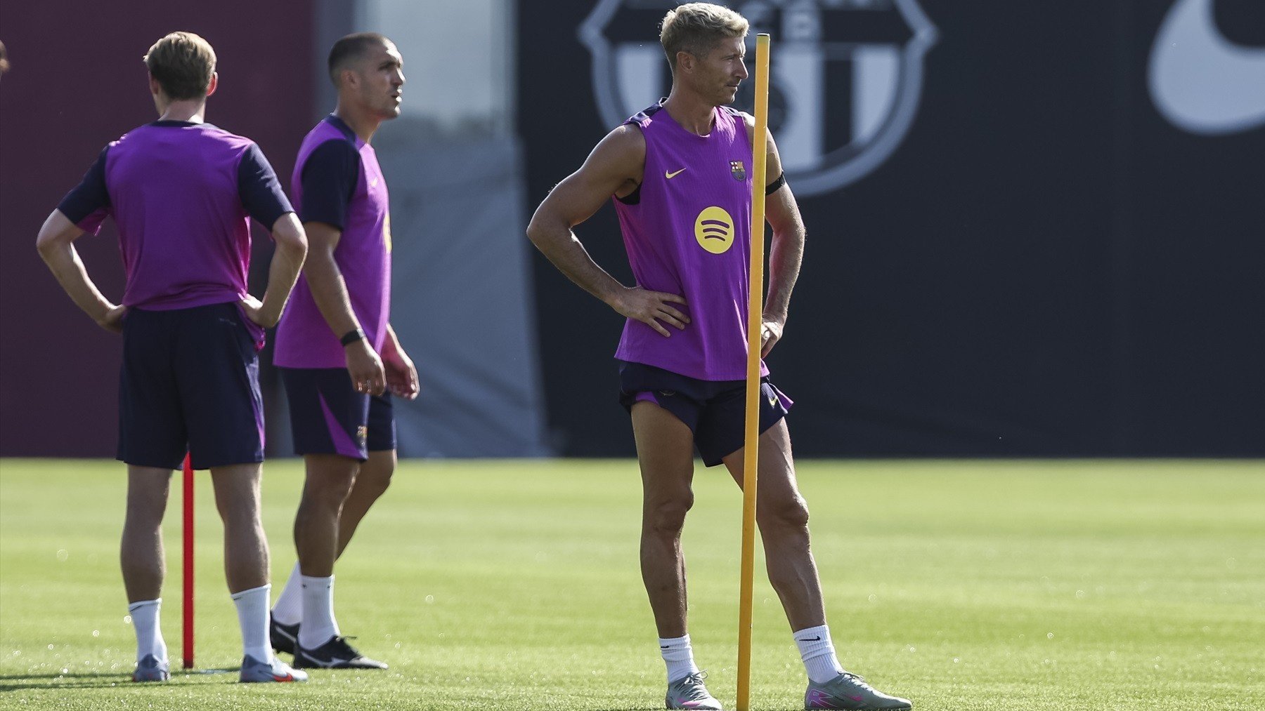 Robert Lewandowski, en un entrenamiento con el Barça. (Europa Press)