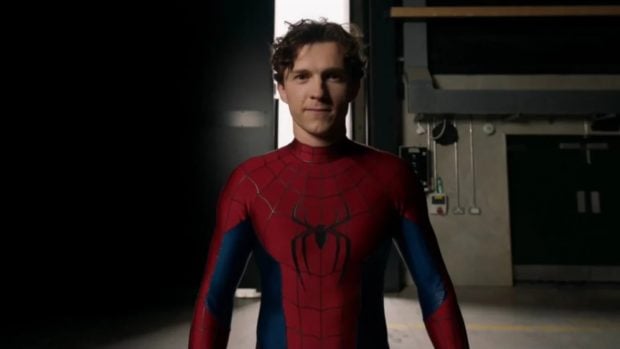 Tom Holland traje Spider-Man