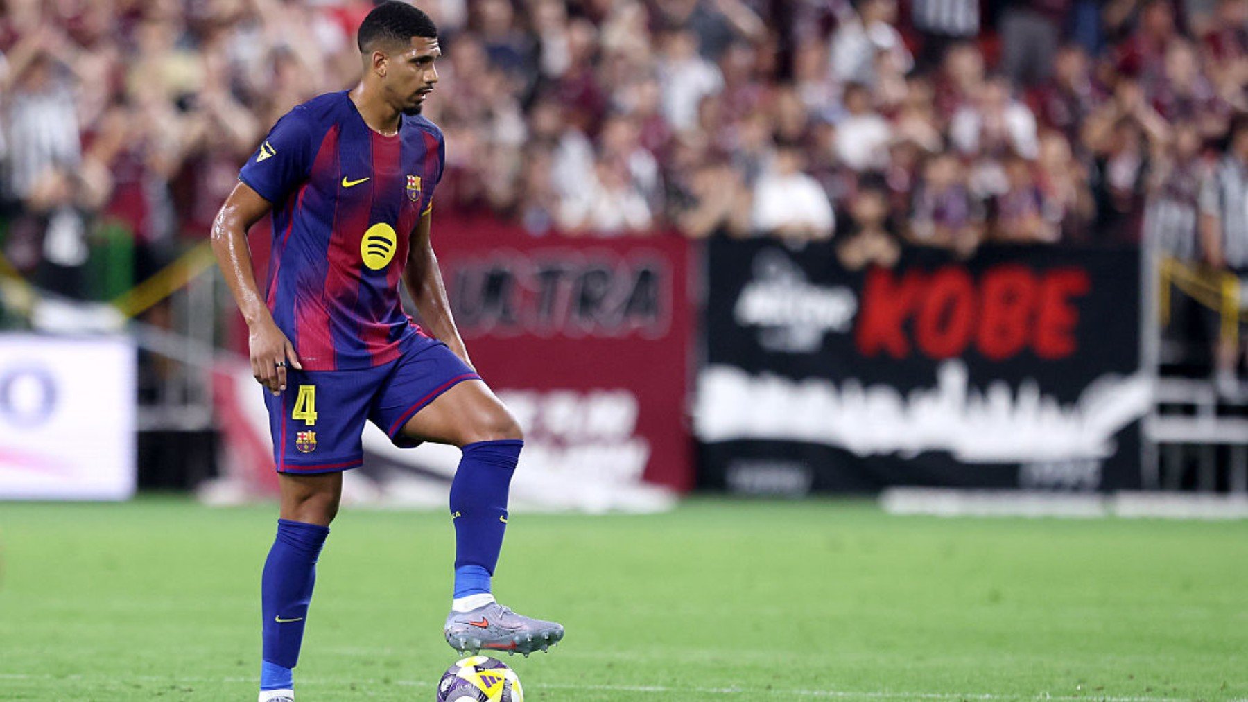 Ronald Araujo, en un partido de pretemporada con el FC Barcelona. (Getty Images)
