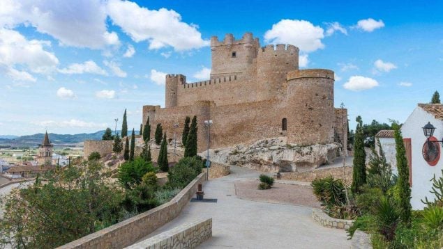 Casas en la playa por precios bajos, casas baratas en la playa de Alicante, mejor pueblo para comprar una casa en Alicante, cómo adquirir una vivienda económica en la playa.
