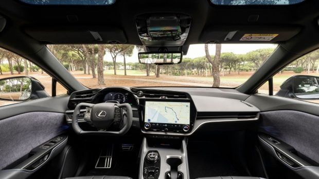 Interior del Lexus RZ