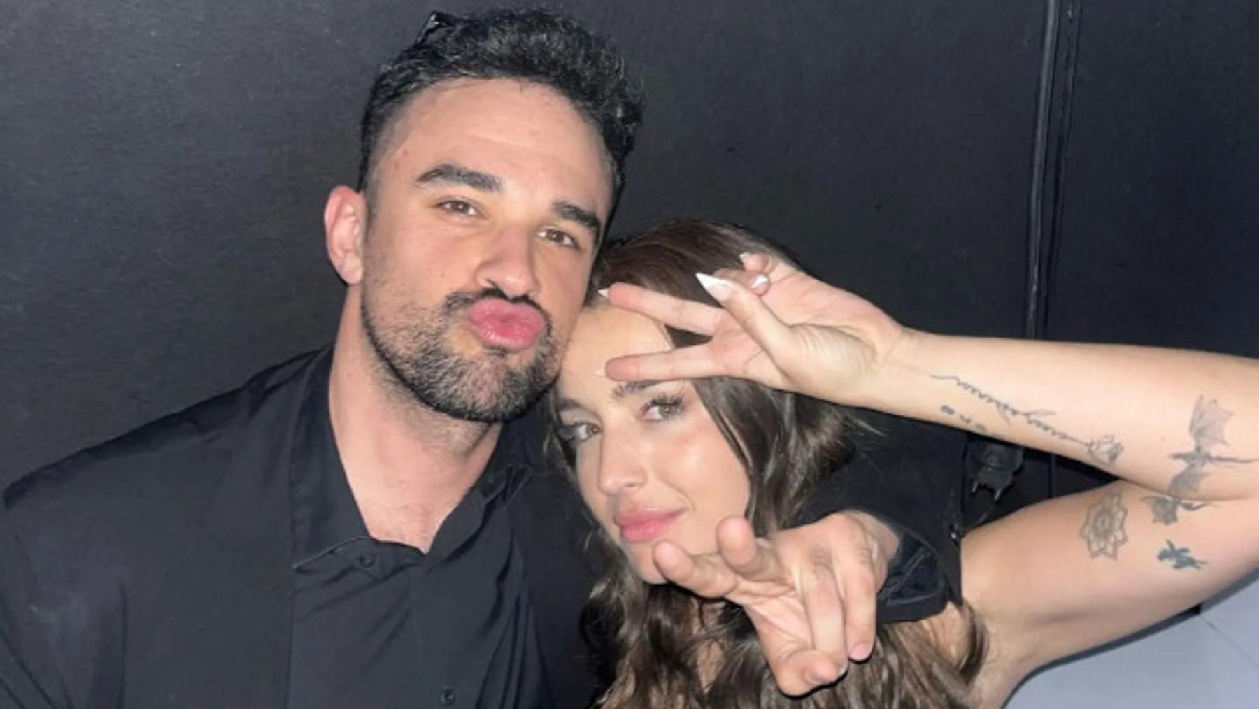 IlloJuan y Lola Índigo en una fiesta. (Foto: Instagram)