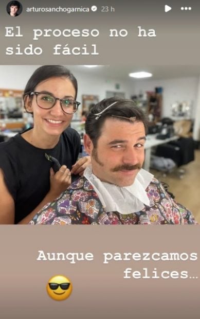 Arturo García Sancho, de La Promesa, muestra el proceso al que se somete para convertirse en Manuel, su personaje (Instagram).