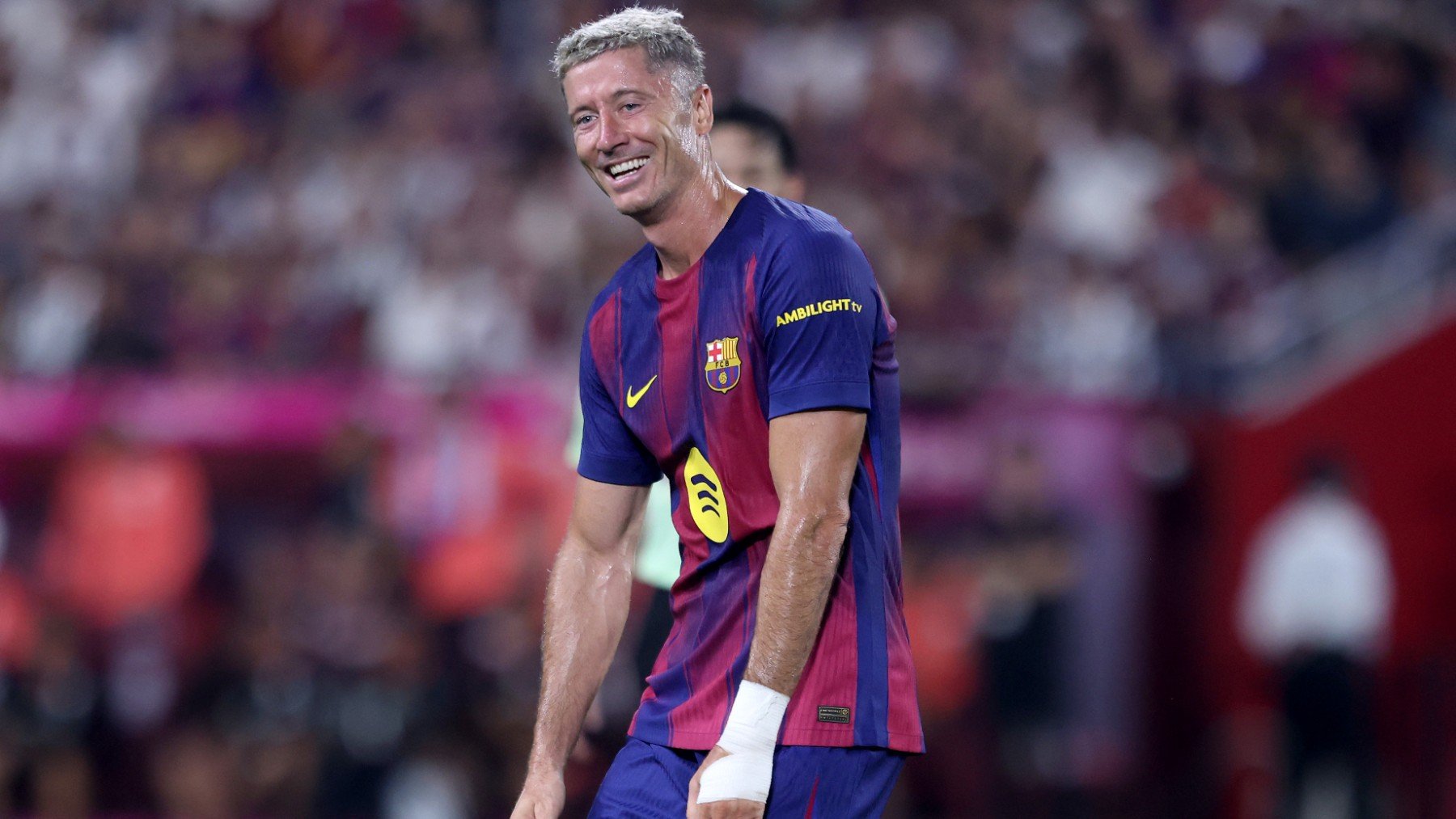 Robert Lewandowski, en uno de los partidos de la gira asiática del Barcelona. (Getty)