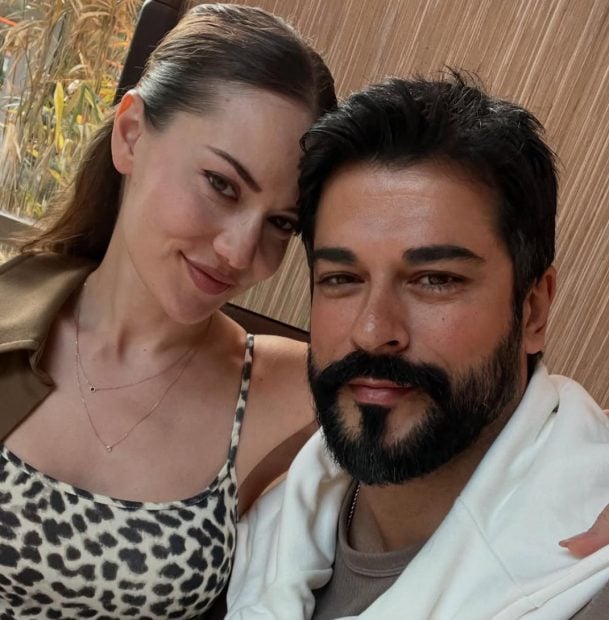 Burak Özçivit y su pareja, Fahriye Evcen. (Instagram) 