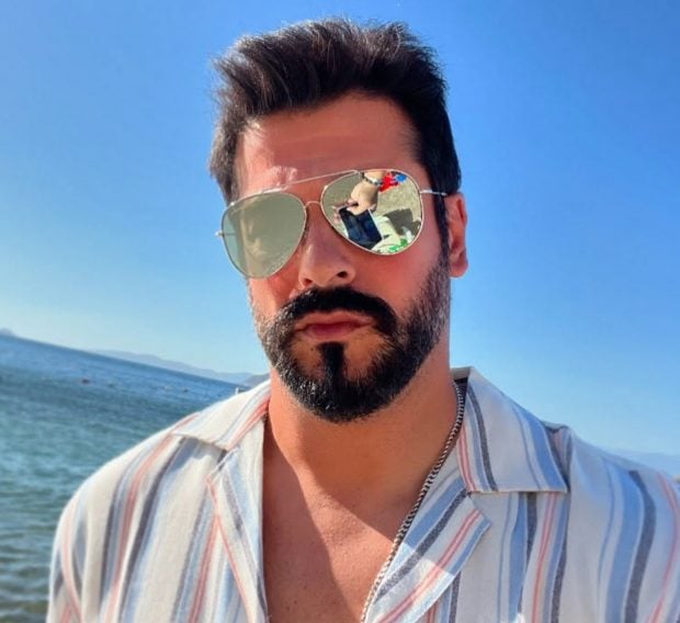 El actor Burak Özçivit en su cuenta de Instagram. 