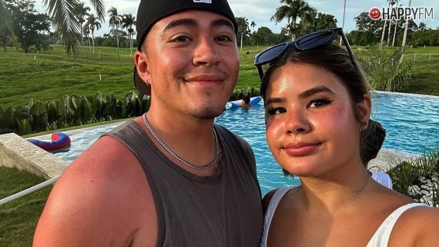 Kevin Mares, fan de Bad Bunny asesinado en Puerto Rico, junto a su novia Angy. (Instagram)
