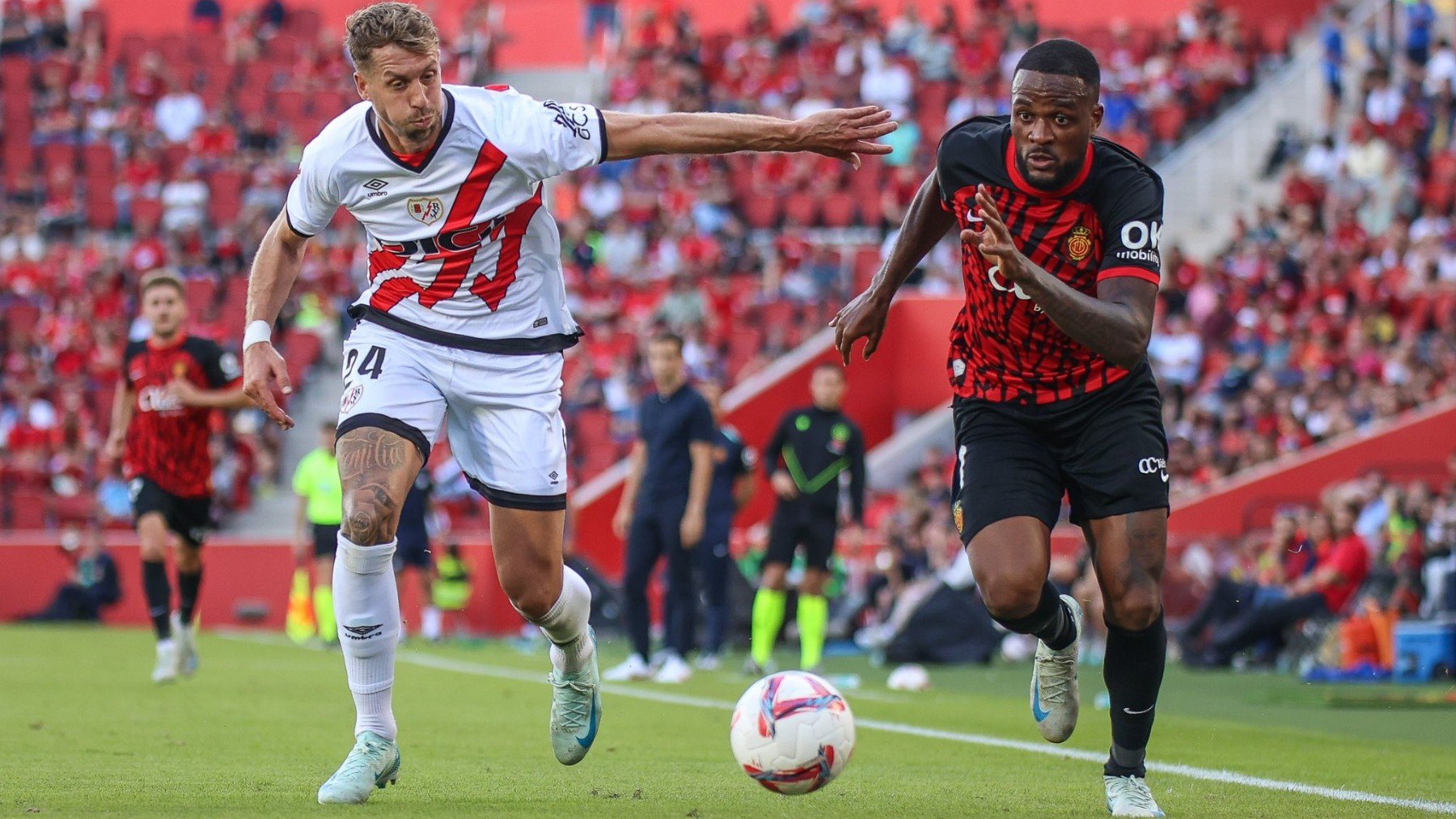 Larin, durante un partido.