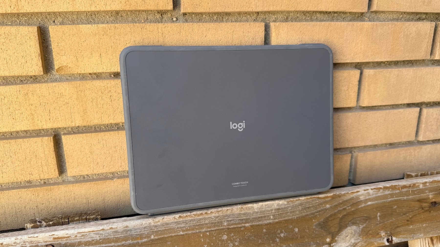 Logitech Combo Touch