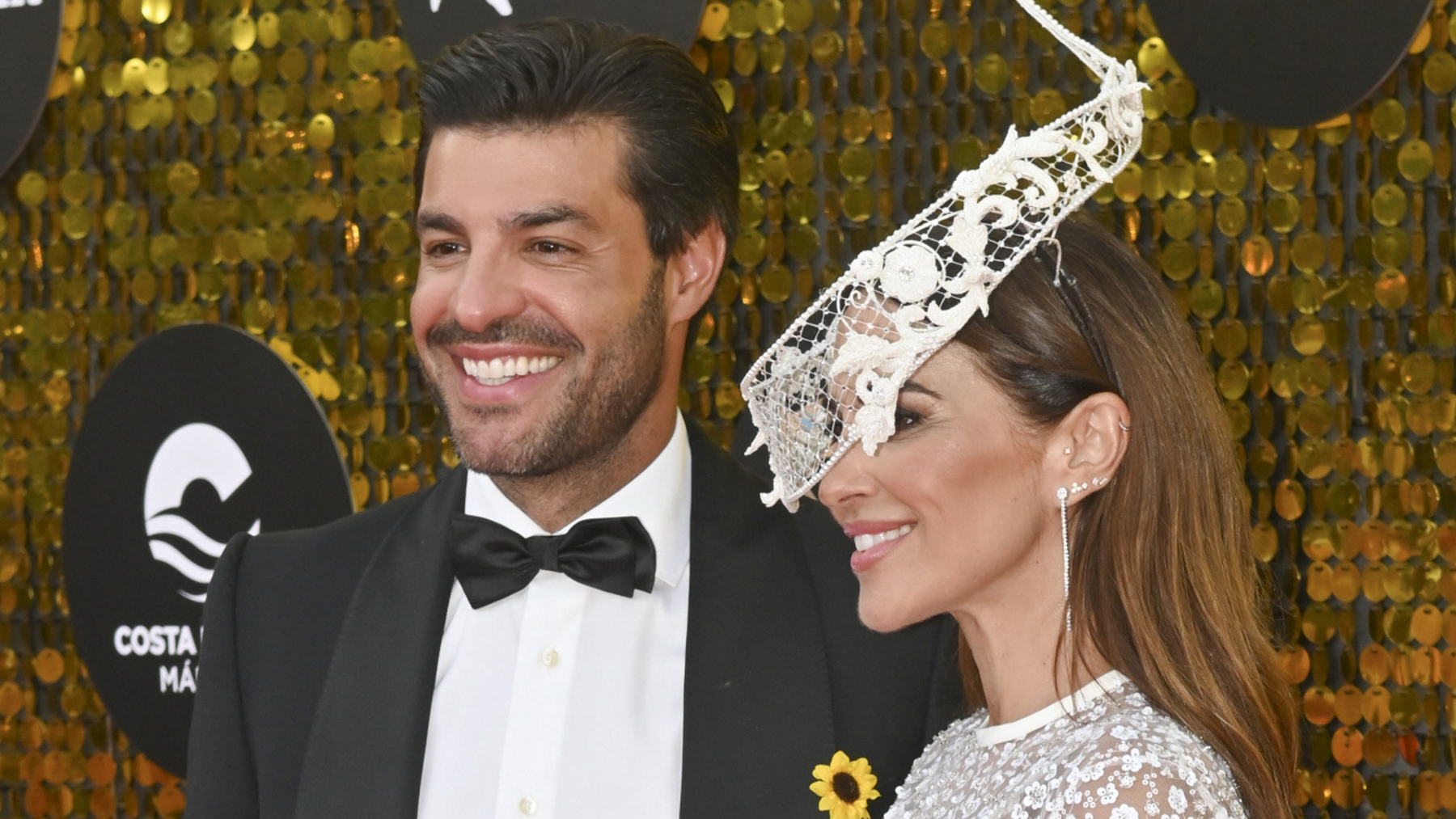 Miguel Torres con Paula Echevarría en Marbella. (Foto: Gtres)