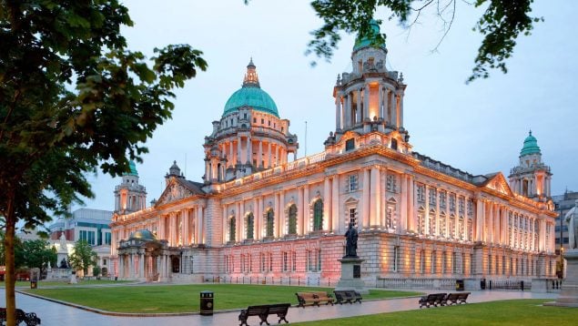 Por qué emigrar a Irlanda del Norte, emigrar a Belfast desde España, razones para mudarse a Belfast, mejor lugar para trabajar en Reino Unido.
