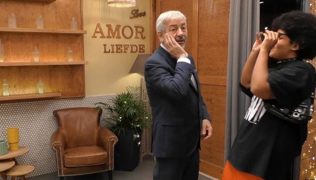 Carlos Sobera y Abril en First Dates. (Mediaset)