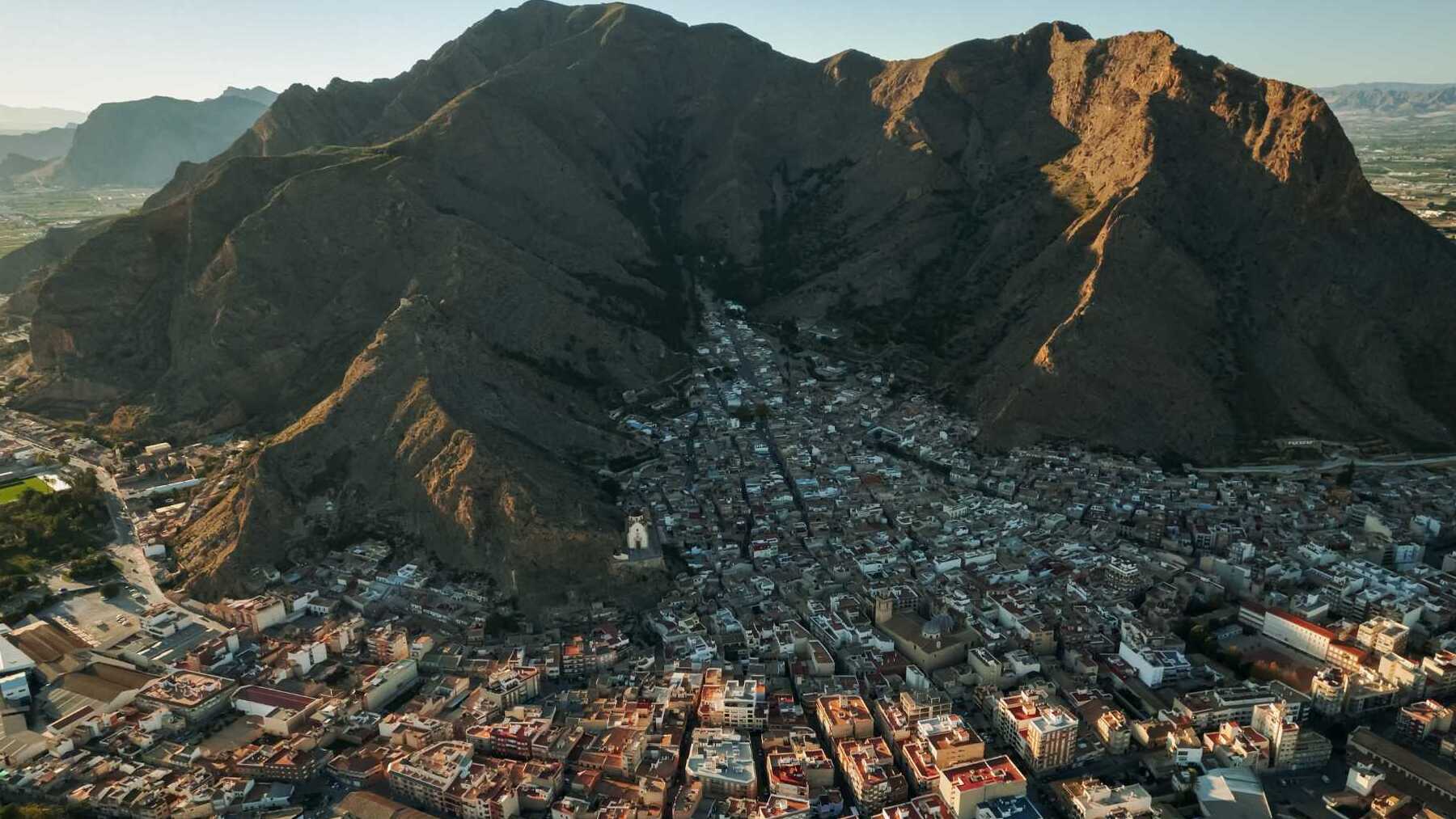 Parece una errata pero no lo es: el pueblo alicantino a 25 minutos de la playa con casas por 16.500€