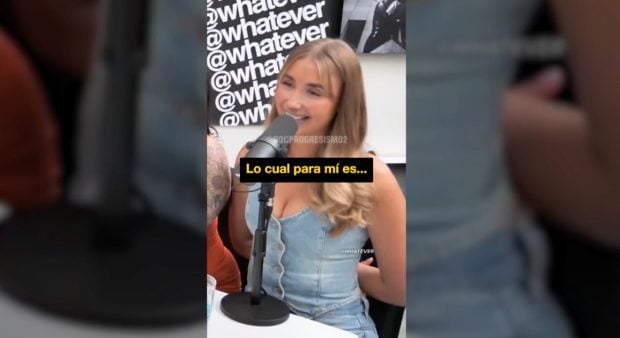 Lily Phillips en el pódcast 'Whatever'. (Redes sociales)