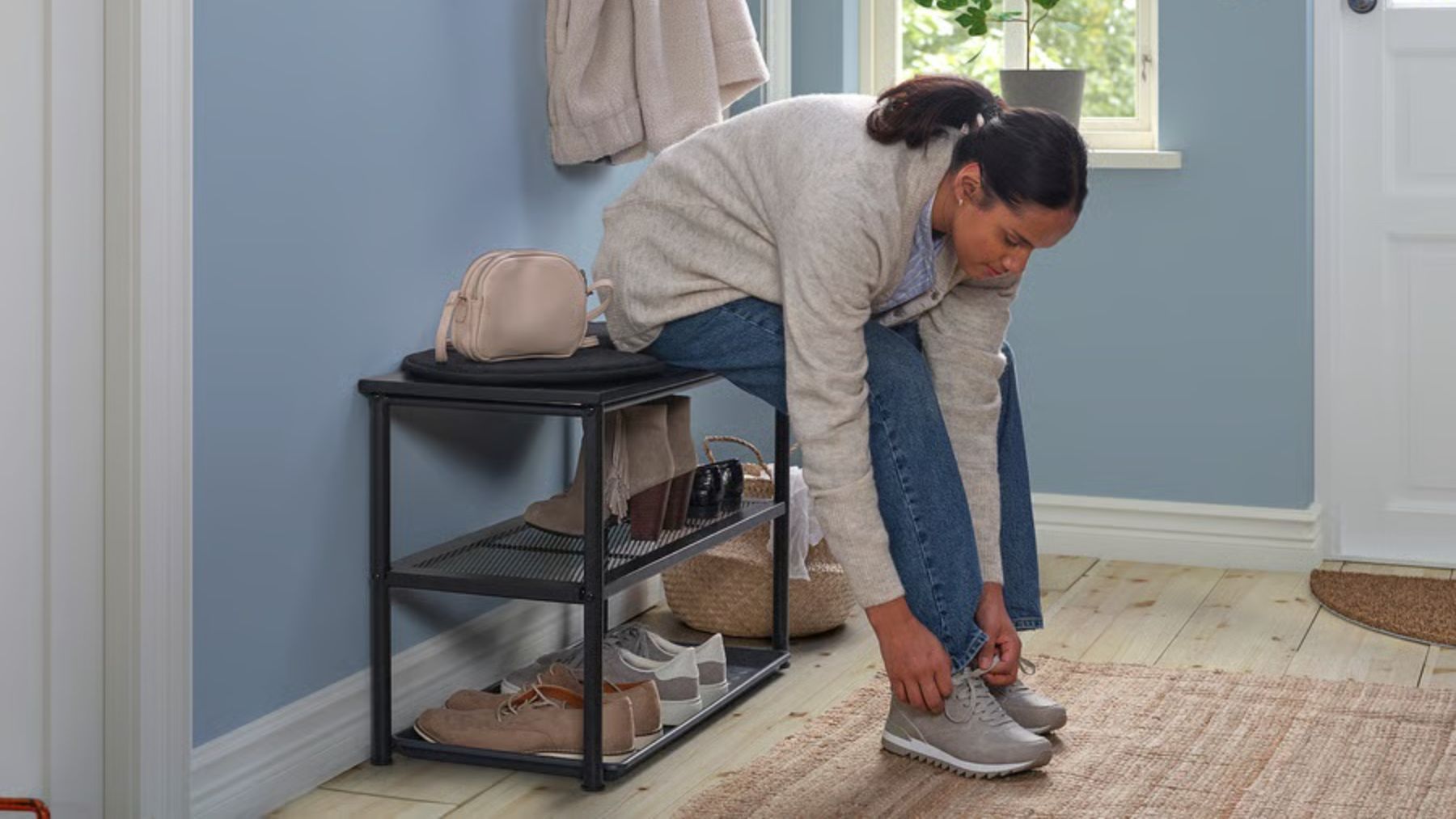 Colas en IKEA por el mueble minimalista que soluciona todos tus problemas de almacenamiento