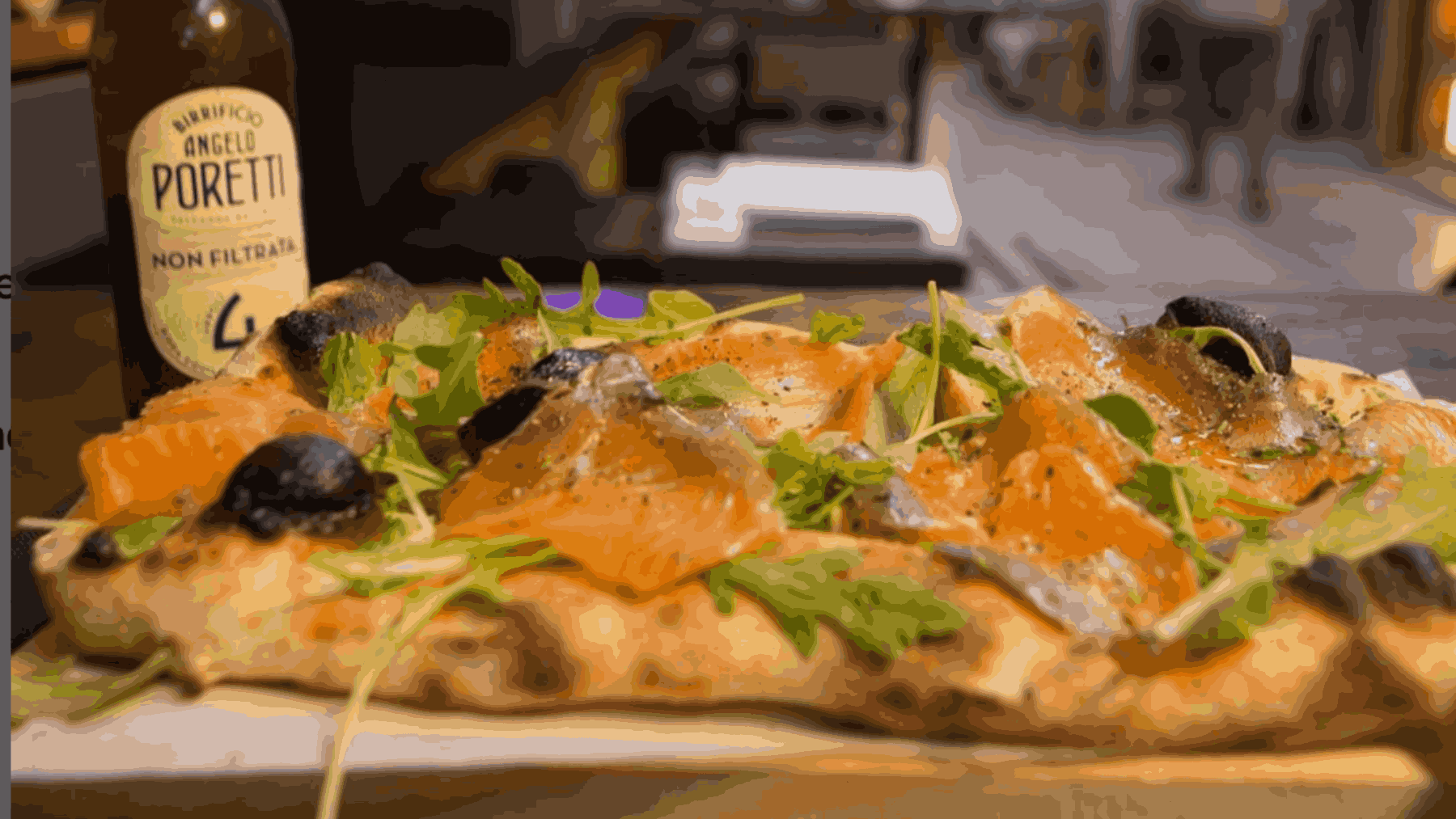 Pizza en la Saletta Fiascheteria