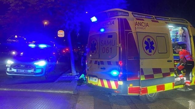 Muere un hombre tras una caída con su patinete en Alcudia