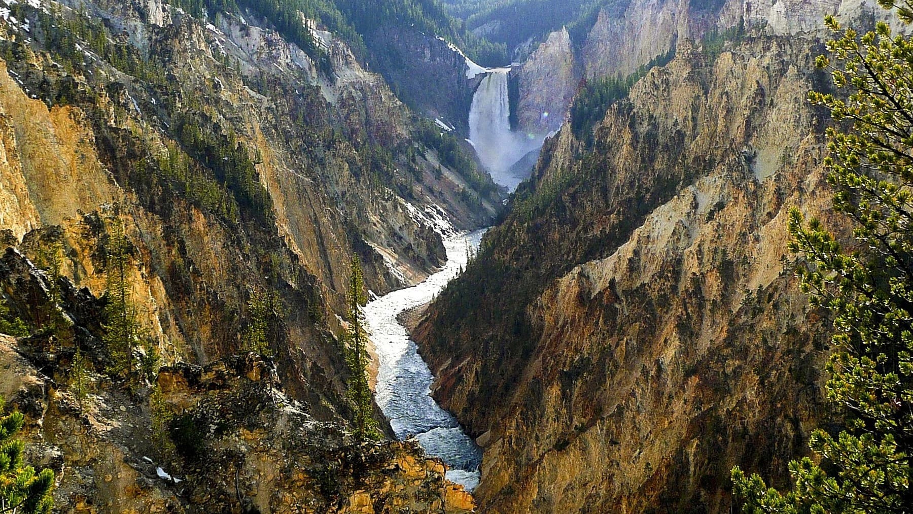 Los científicos no dan crédito: analizan la caldera volcánica de Yellowstone con IA y los terremotos se multiplican