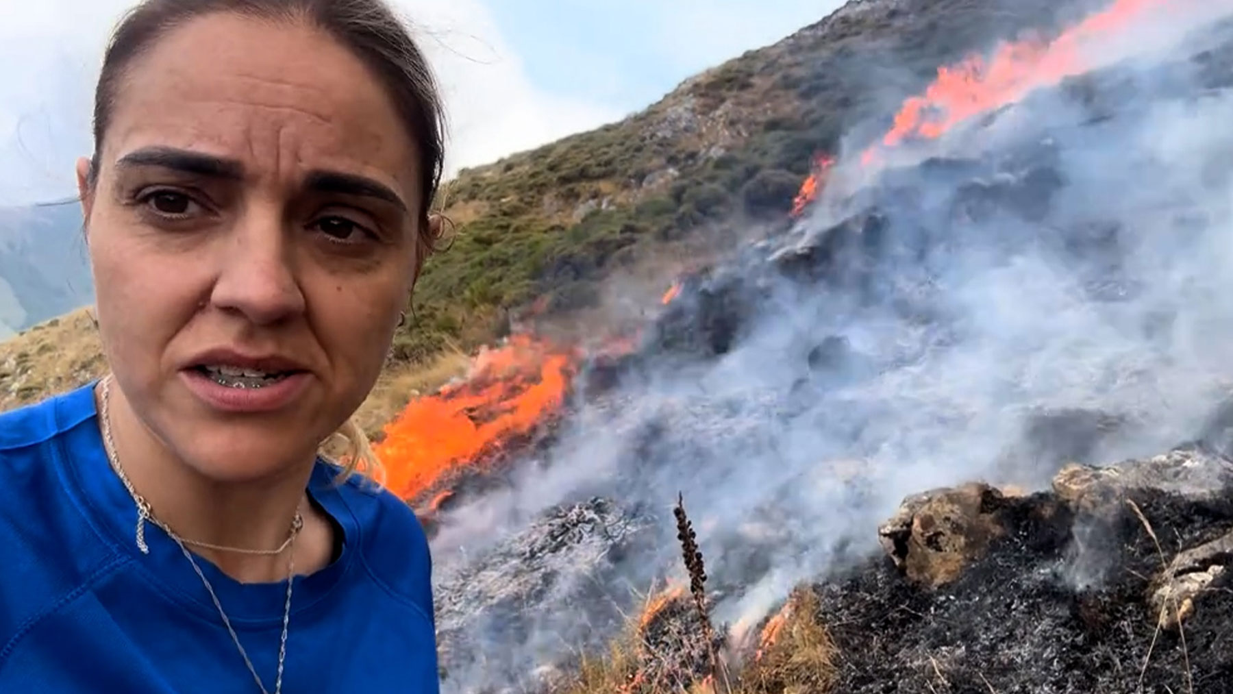 Una asturiana estalla contra los ecologistas por los incendios: «Me cago en el pacto verde…»