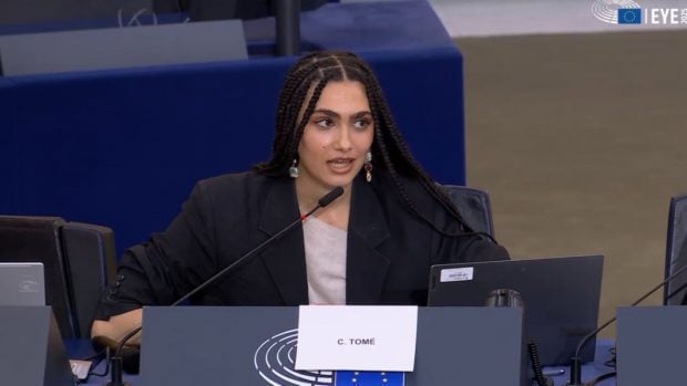 Clara Tomé durante una intervención en el Parlamento Europeo.