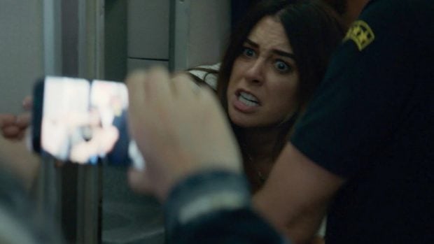 Blanca Suárez en una de las escenas de 'Me he hecho viral' (Warner Bros).