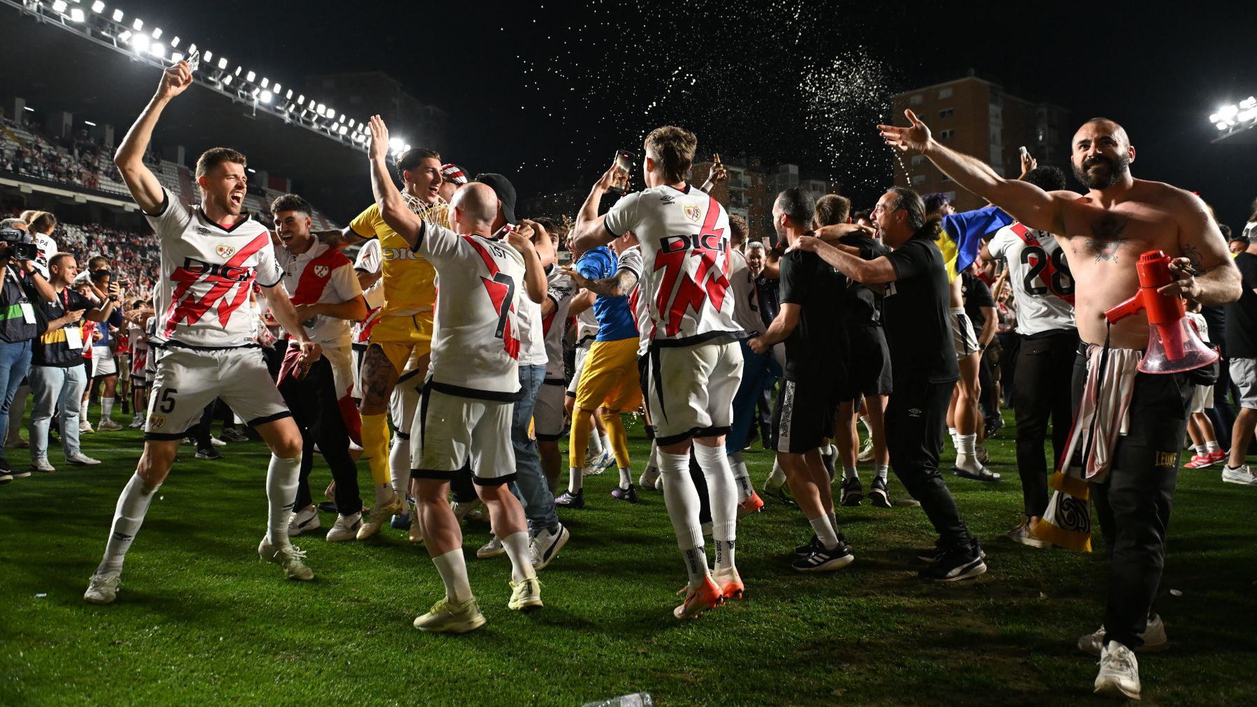 El Rayo celebra su pase a Conference. (Getty)