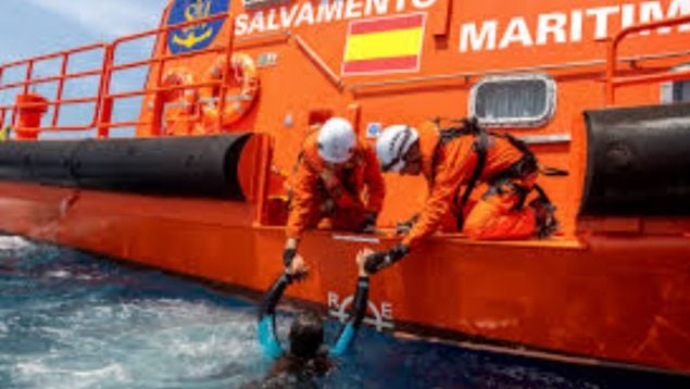 Un muerto, 19 heridos y tres desaparecidos en el naufragio de una patera al sur de Mallorca