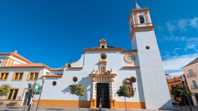 Detenido por irrumpir en una misa en Dos Hermanas, exigir dinero y amenazar de muerte al sacristán
