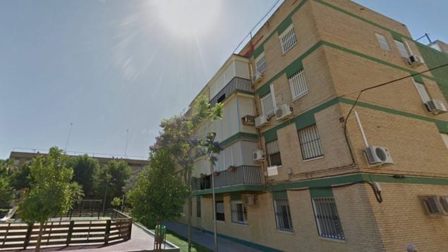 Una mujer muerta y un hombre herido tras saltar de un segundo piso en llamas en Alcalá de Guadaíra