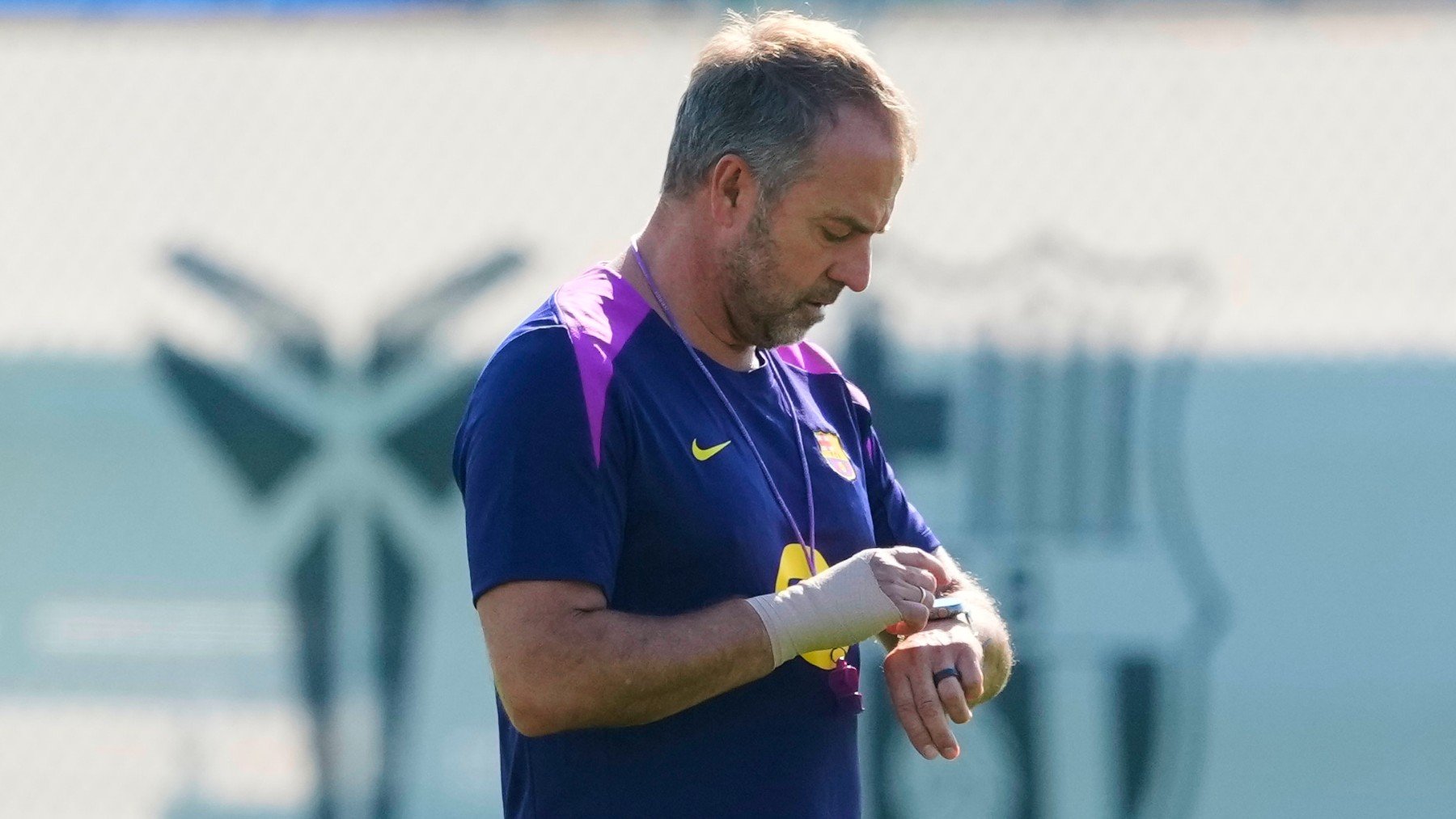 Flick en el entrenamiento del Barcelona. (EFE)