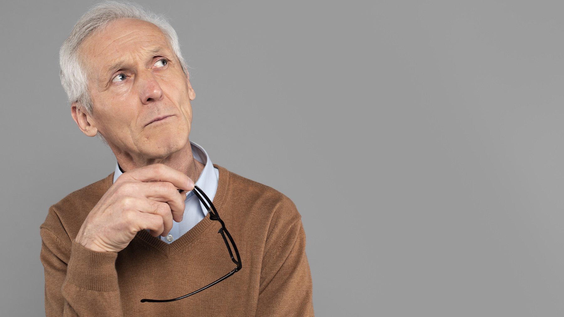 Las personas mayores de 60 años perciben peor estos dos colores: hay una explicación científica