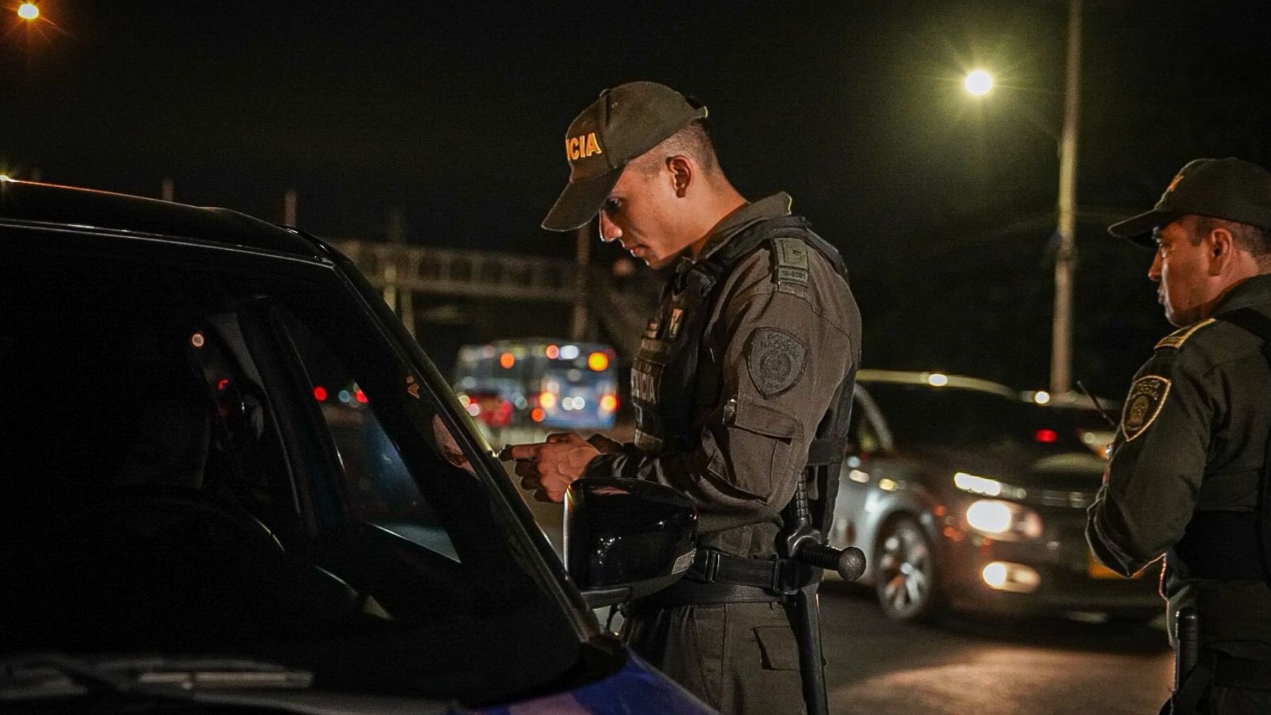 Controles policiales en Cali.