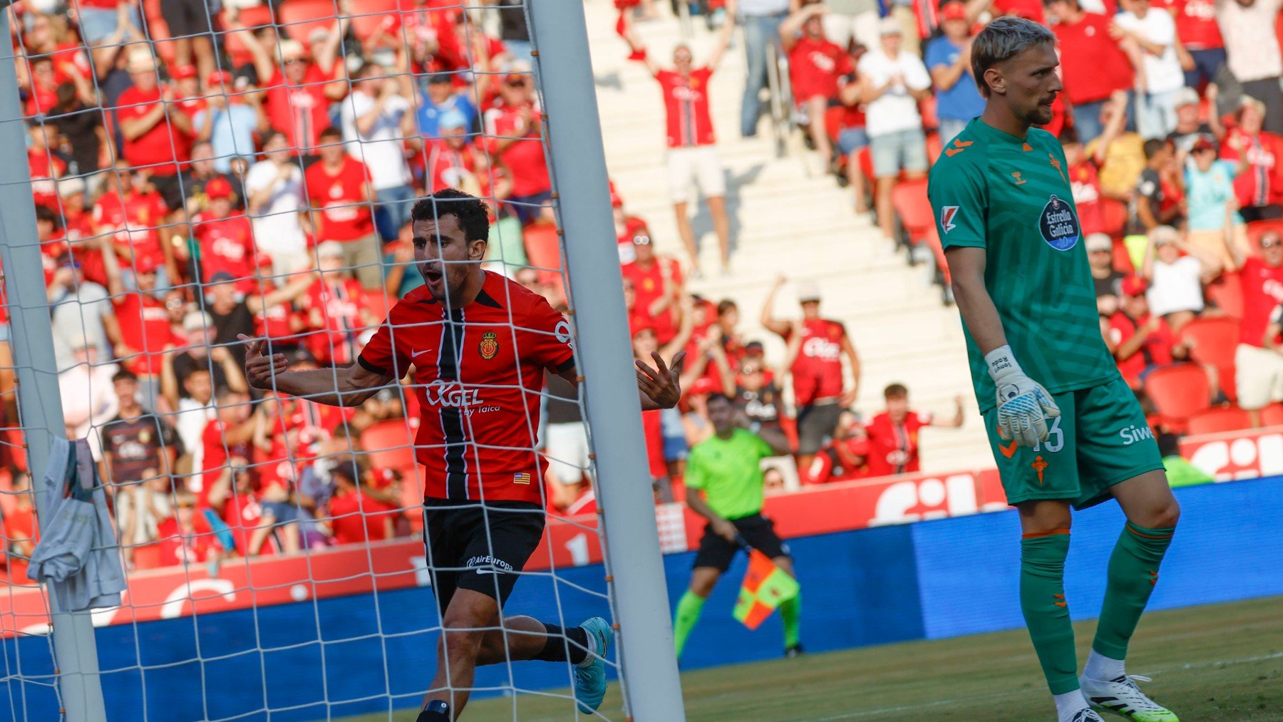 Mateu Morey celebra el gol del empate.