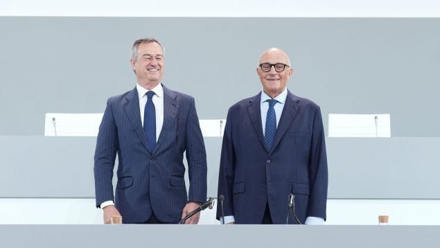 Torres, Isofotón, BBVA, BBVA, Banco Sabadell, JPMorgan, Sabadell, Josep Oliú, Carlos Torres, Gobierno, OPA,