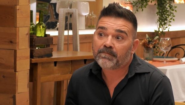 José Miguel se va en mitad de la cita. (Mediaset)