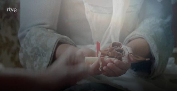 Úrsula envenena a su prima en 'Valle Salvaje'. (RTVE)