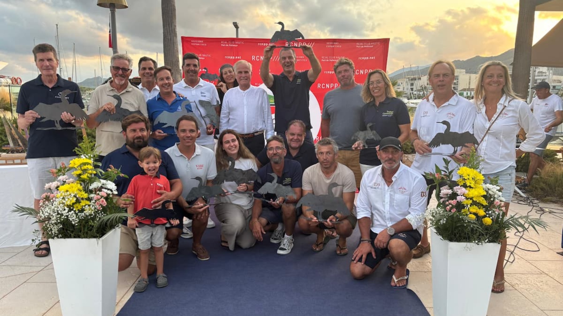Foto final de los ganadores.