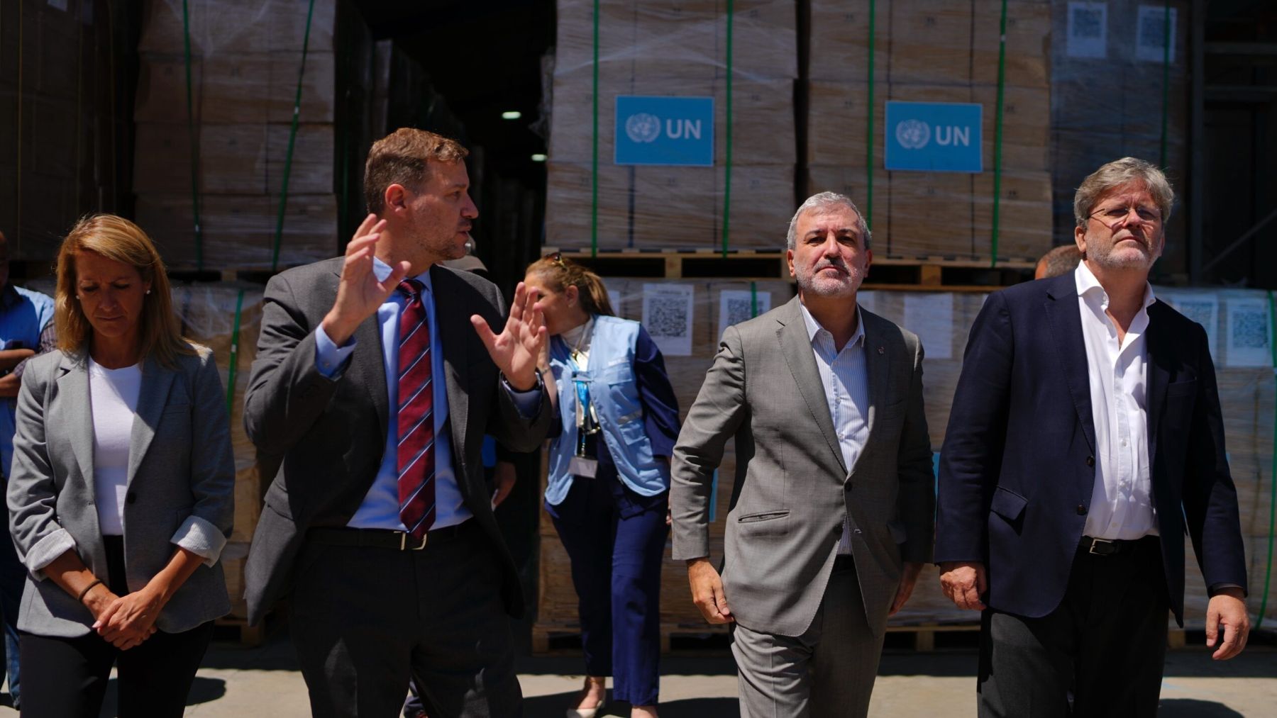 Jaume Collboni en los almacenes de la UNRWA. (Ep)