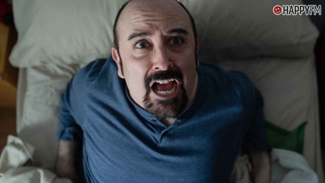 Carlos Areces en una escena de la tercera temporada de Muertos S.L. (Netflix).