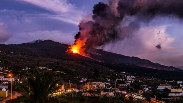 Erupci&oacute;n del volc&aacute;n Cumbre Vieja en La Palma (Islas Canarias).