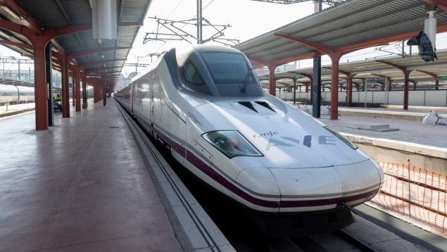 AVE Madrid y Barcelona suspendido incendio