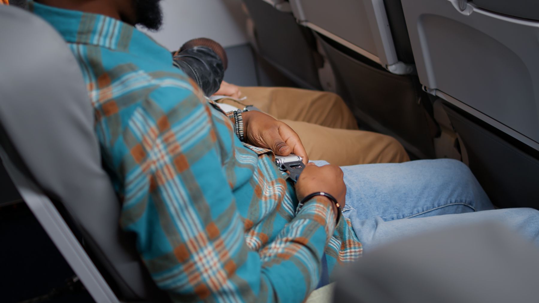 Adiós a viajar en avión como siempre: las personas que van a tener que pagar doble