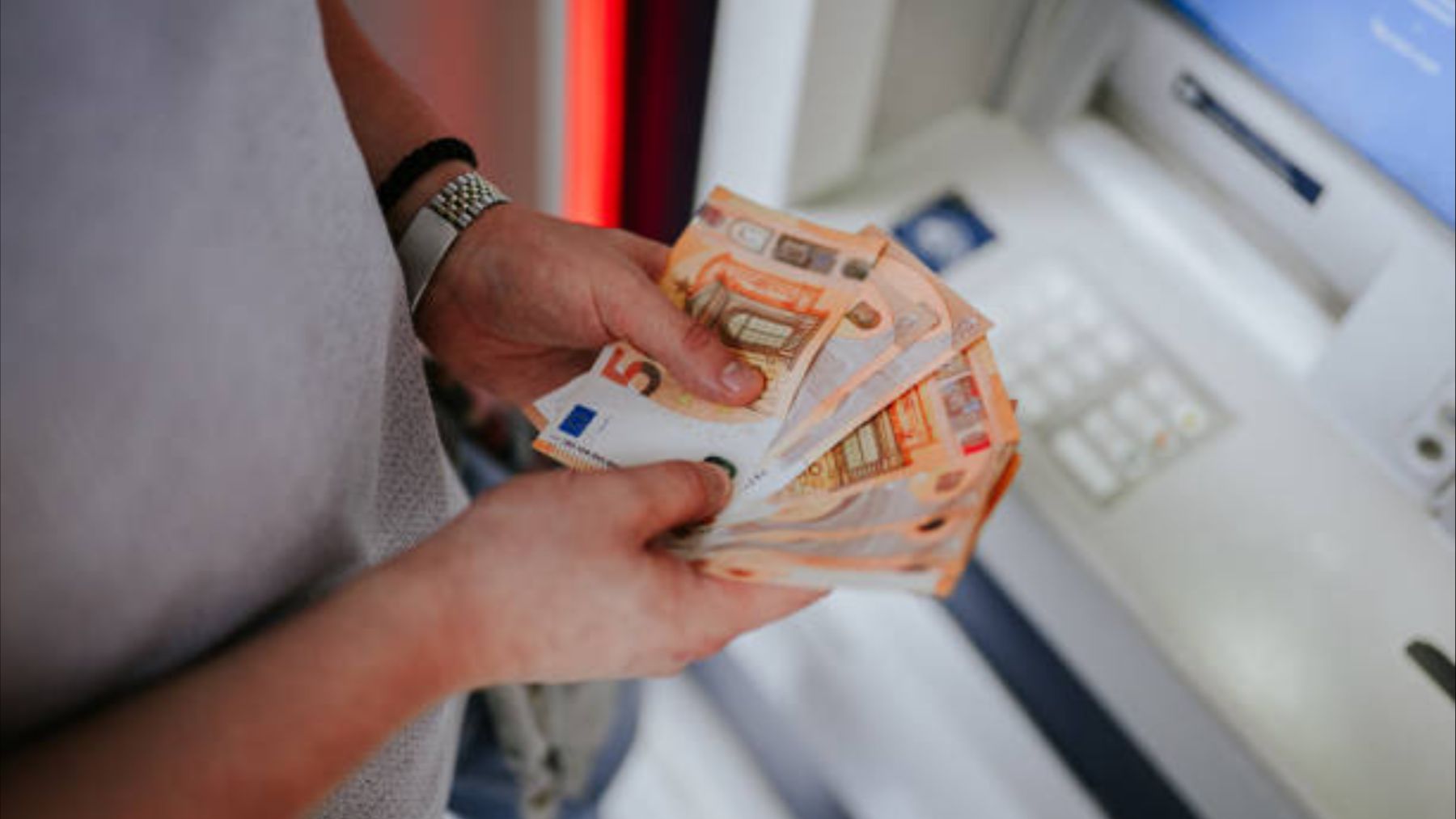 El día exacto que vas a recibir el cobro del paro según tu banco: el SEPE lo hace oficial