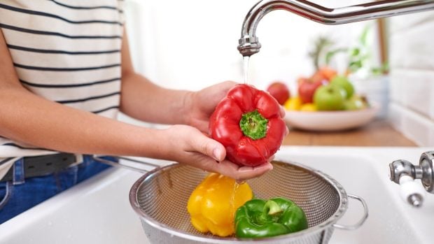 Lavar los pimientos