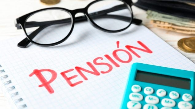 Aunque tengas 35 años cotizados, no te libras: el palo a las pensiones que cambiará lo que cobras para siempre