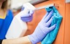 Mezclar bicarbonato con agua oxigenada: para qué sirve y por qué los expertos recomiendan usarlo en casa