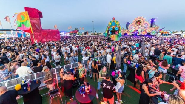 El público en Elrow XXL.