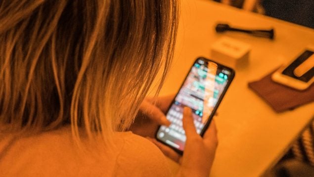 ocultar conversaciones de WhatsApp