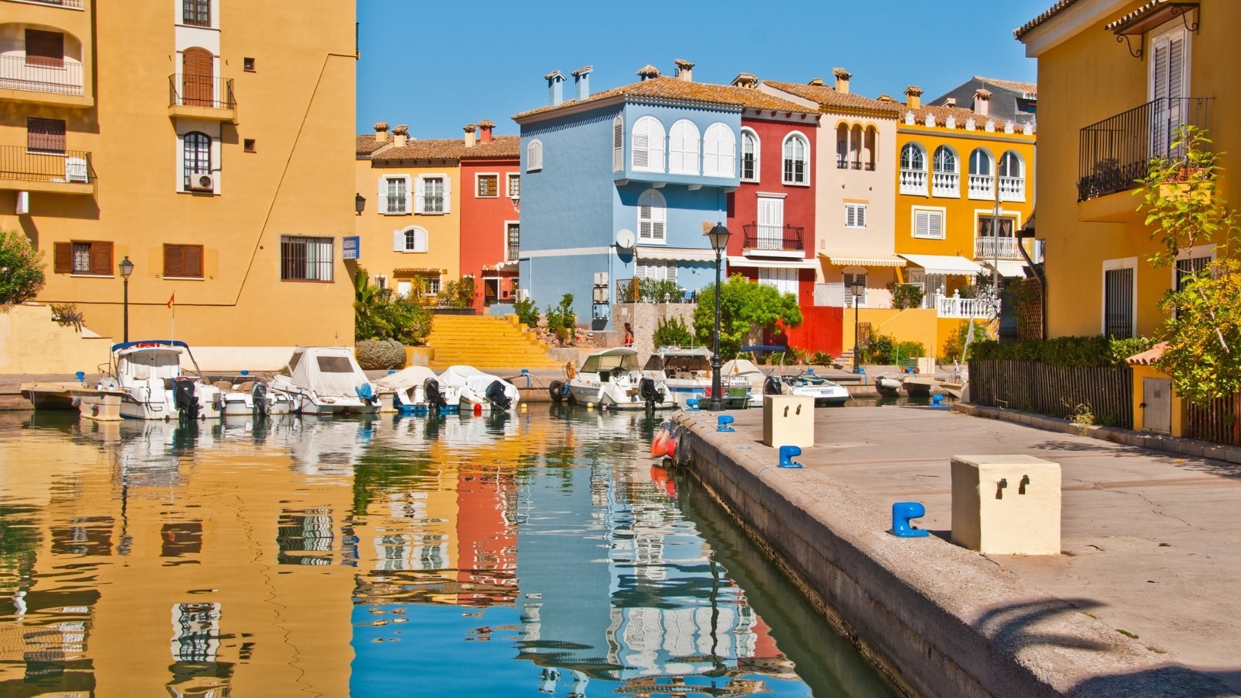 Port Saplaya.