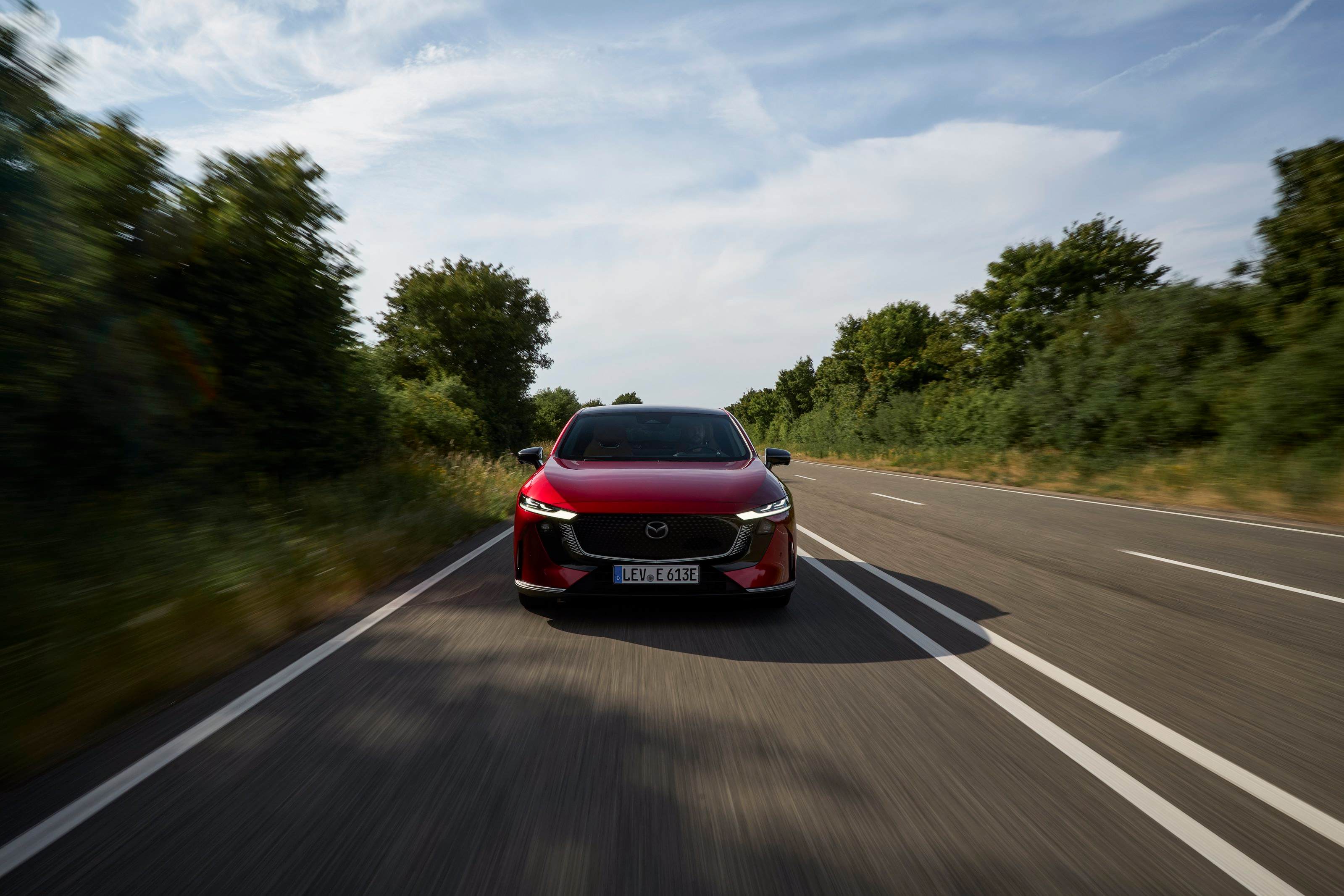 Mazda6e: diseño, tecnología y electrificación en su forma más elegante